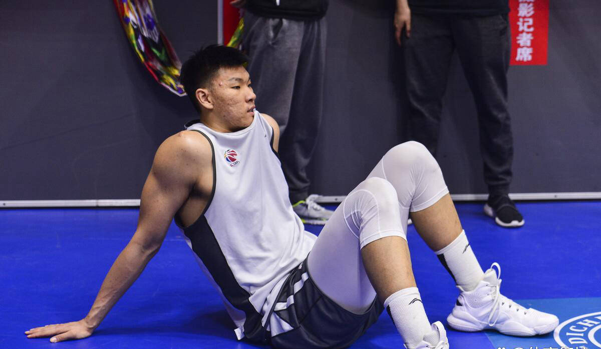 九游官方网站莱万多夫斯基新星出色防守表现突出，皇家马德里前途光明！引发球迷热议的简单介绍