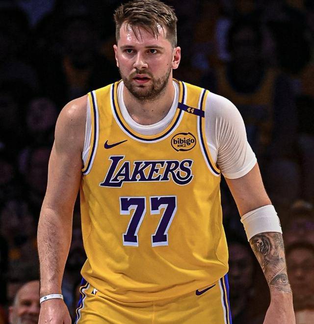 九游娱乐东契奇连续二十场比赛得分超过精彩发挥，勇士挑战极限！的简单介绍